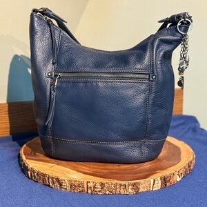 THE SAK  Sequoia Leather Hobo | Navy | Like New | Signature Charm